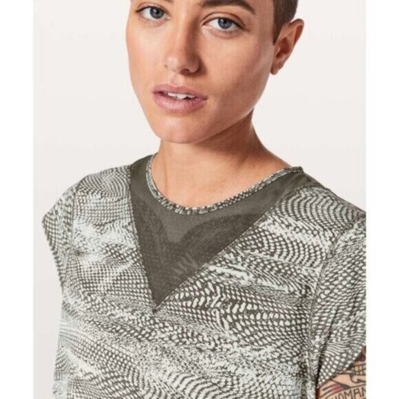 Lululemon For The Run Short Sleeves Womens Size 4 Swerve Vapor Metal Grey - Picture 3 of 7